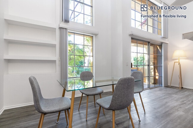 Photo - 960 N Alfred St Unit SI FL2-ID211