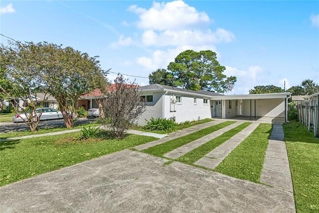 Building Photo - 1237 Helios Ave