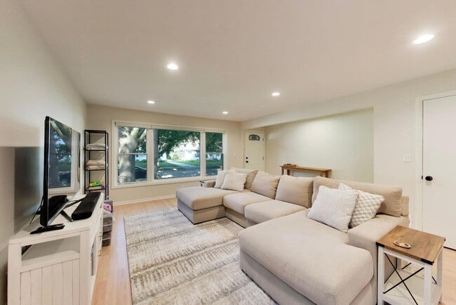 Photo - 539 S Evergreen Ave