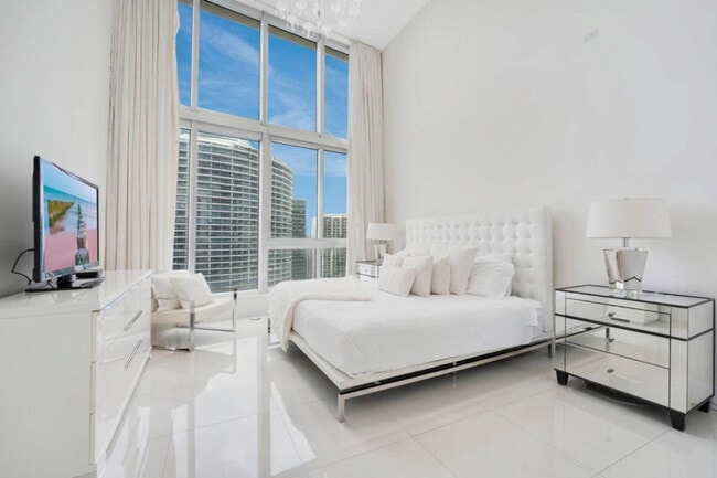 Photo - 485 Brickell Ave Unit SI ID1520396P