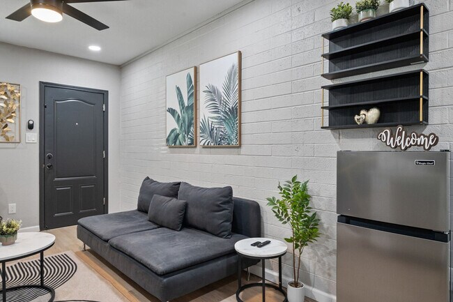 Photo - 4117 W Virginia Ave Unit ID1244356P