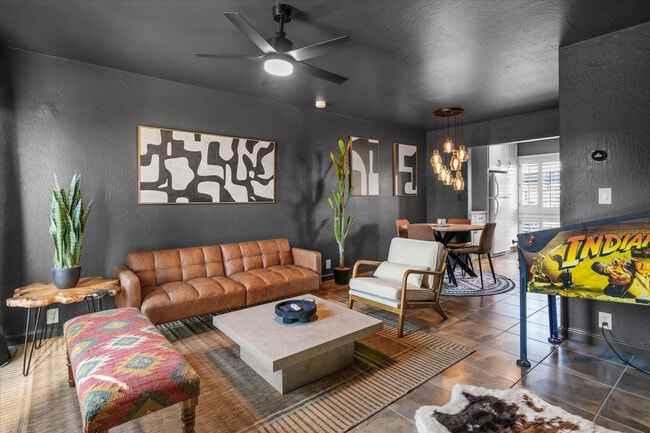 Photo - 4620 N 68th St