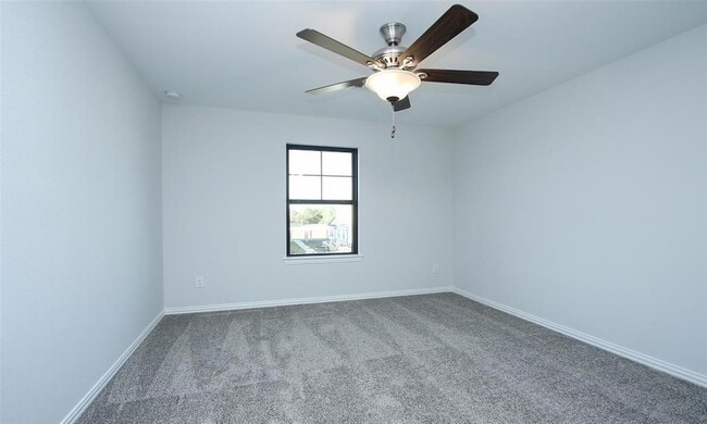 Photo - 7124 Elgin St