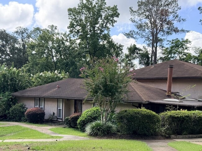 Building Photo - 113 Westwood Dr