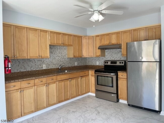 Building Photo - 31 Lakeside Blvd Unit A