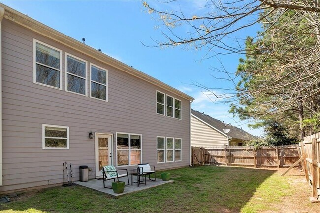 Photo - 1565 Hedington Cir SE
