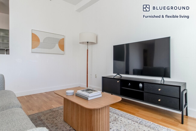 Photo - 130 W 15th St Unit SI FL15-ID1387