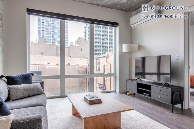 Photo - 411 W Chicago Ave Unit FL4-ID1032