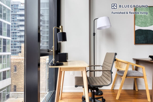 Photo - 676 N La Salle Dr Unit FL6-ID893