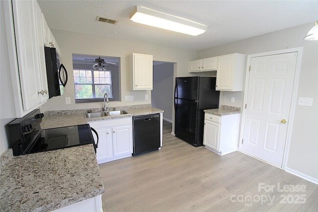 Photo - 409 Peachtree Rd