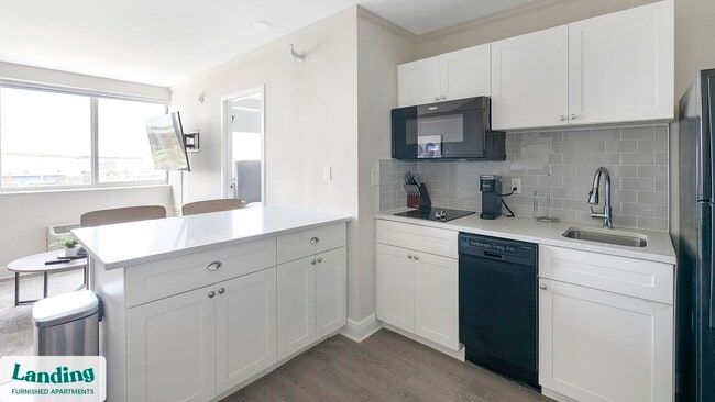 Photo - 305 Dr. M.L.K. Jr St S Unit 739.1403522