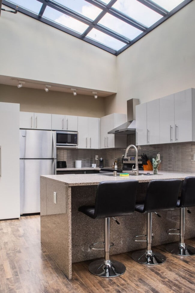 Photo - 225 E Michigan St Unit ID1379039P