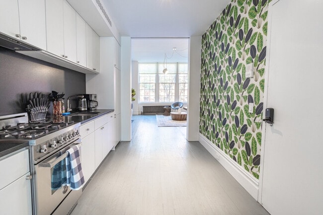 Photo - 112 E 10th St Unit FL2-ID1021939P