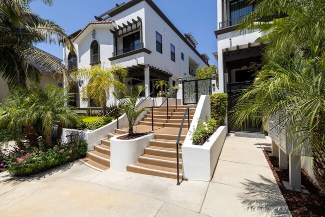 Building Photo - Vista Paradiso