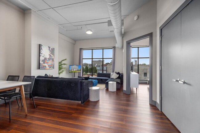 Photo - Leonard Luxury Apartments