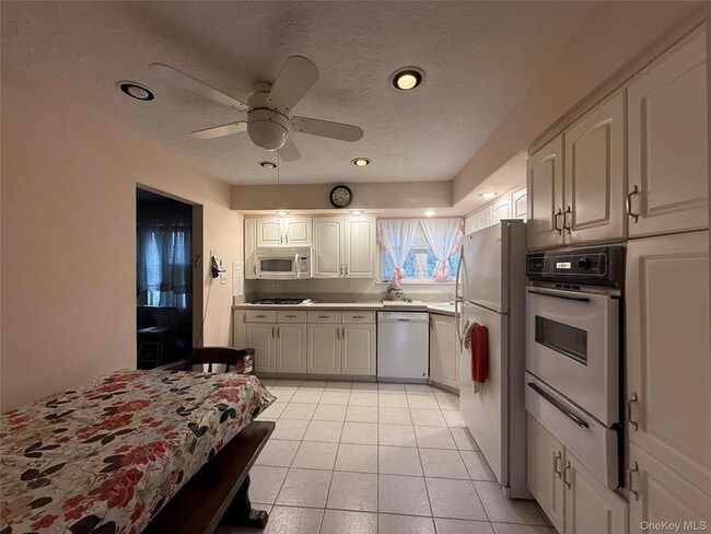 Photo - 15 Sherry Ln