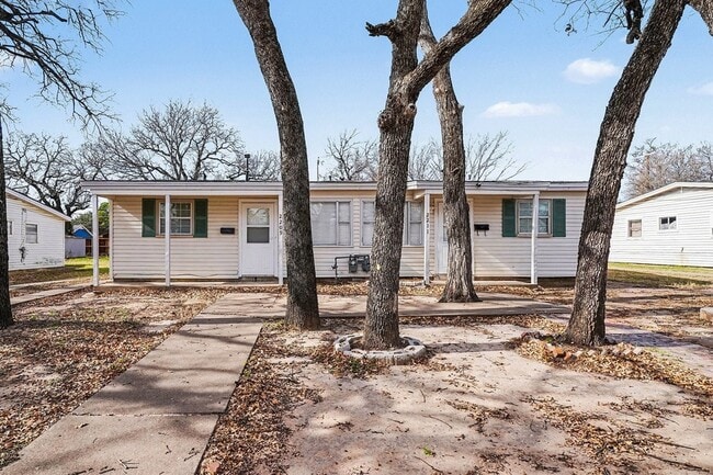 Photo - 2211 Barbell Ln