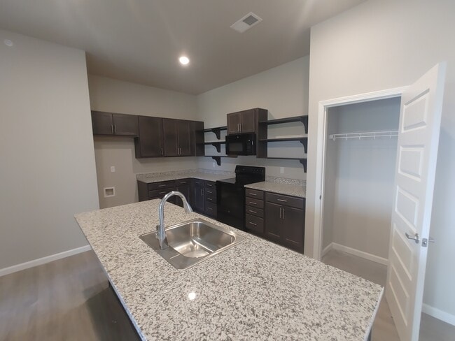 Photo - Finley Ridge Apartments