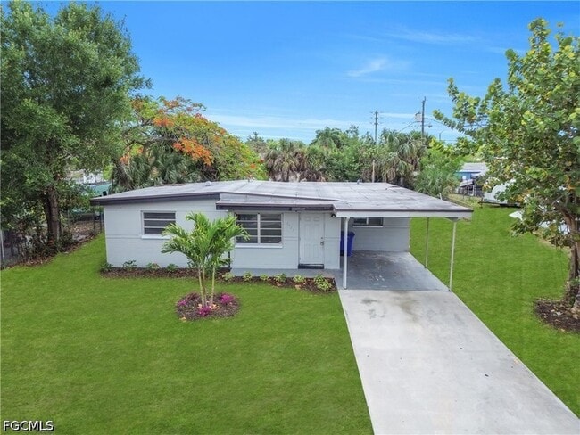 Building Photo - 1527 Gardenia Ave