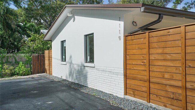 Photo - 1119 W Las Olas Blvd Unit 1