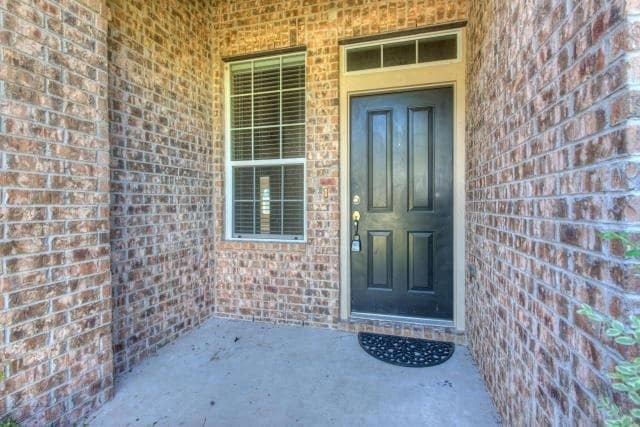 Photo - 225 Lexington Dr