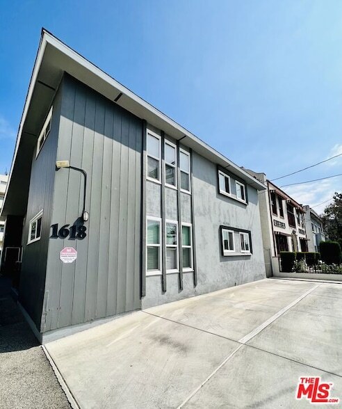 Photo - 1618 N Kenmore Ave