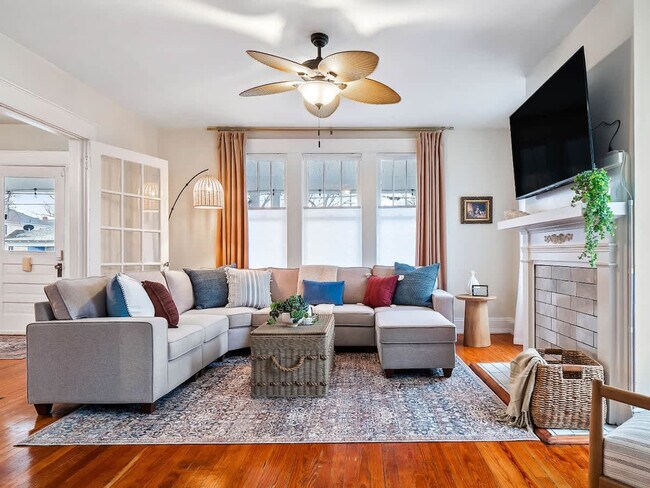 Photo - 2ND East Drive-SI ID1496103P Unit SI ID1496103P