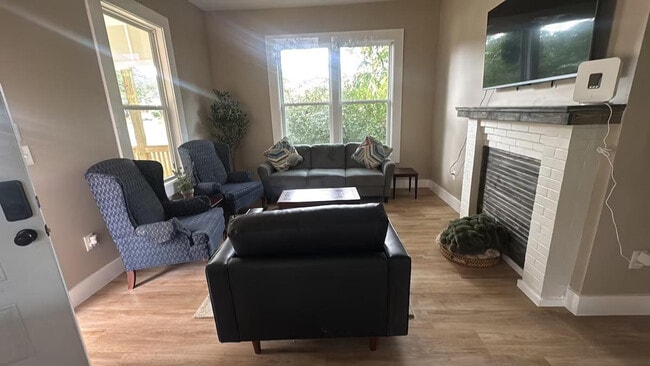 Building Photo - 216 Brockman Ave Unit ID1312675P