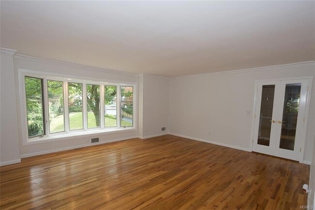 Photo - 49 Soulice Pl