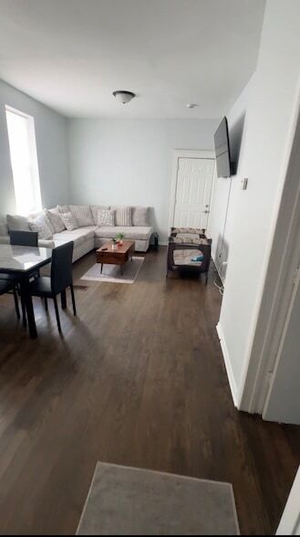 Photo - 822 N Lawndale Ave Unit 1B