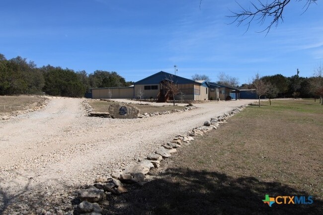 Photo - 2809 Connell St