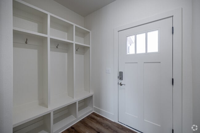 3BR, 2.5BA - 1,556SF - The Alpine - Mudroom - Been Road Villas