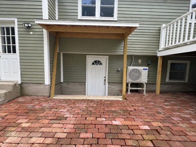 Building Photo - 8 Birch Ln Unit A