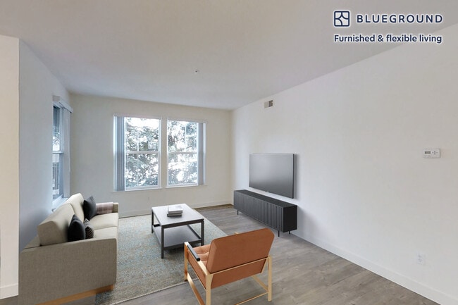 Building Photo - 1257 Lakeside Dr Unit FL1-ID10368A