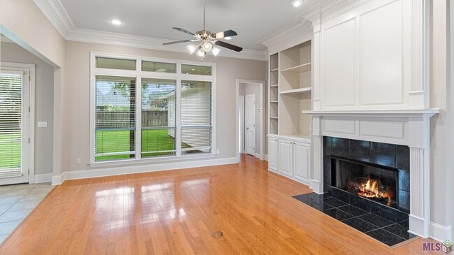 Photo - 10741 Hillmont Ave