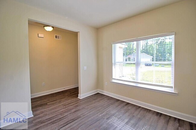 Photo - 711 Mill Creek Cir