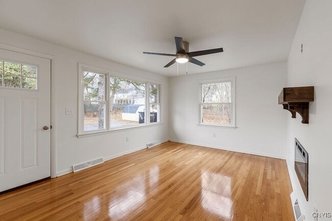 Photo - 27 Mcpherson St