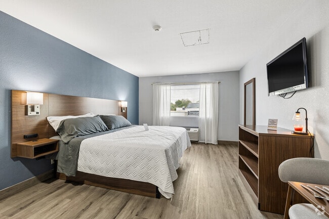 1BR, 1BA - 300SF - - The Studios at Channelview