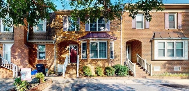 Building Photo - 742 Lord Dunmore Dr