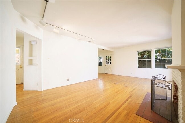 Photo - 5446 Columbus Ave