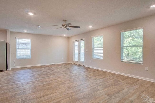 Photo - 7818 Lakeside Oaks Dr