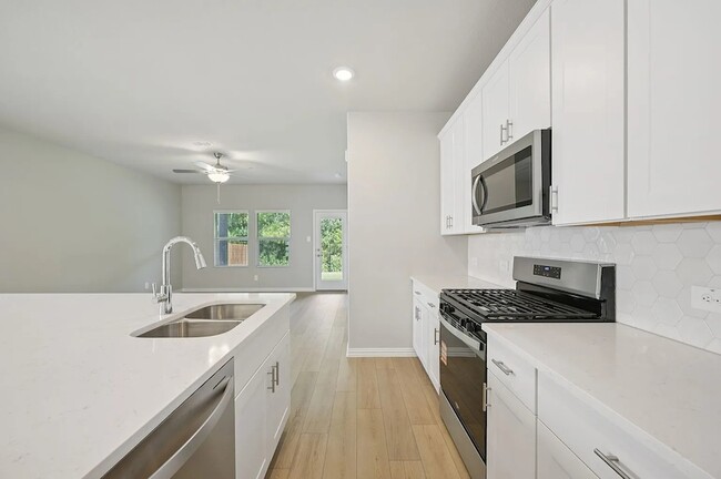 Photo - 524 Clover Crk Dr