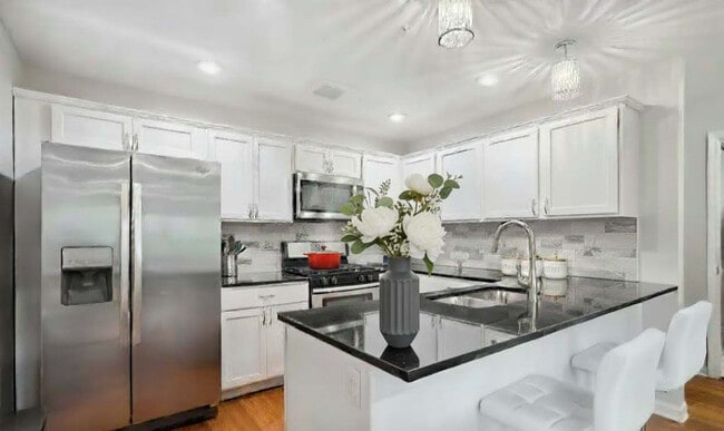 Photo - 2424 Lyndale Ave S Unit SI ID1250774P