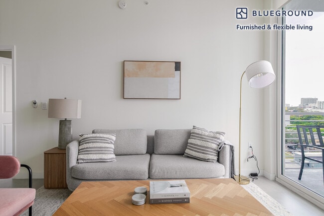 Photo - 729 NW 2nd St Unit FL8-ID161