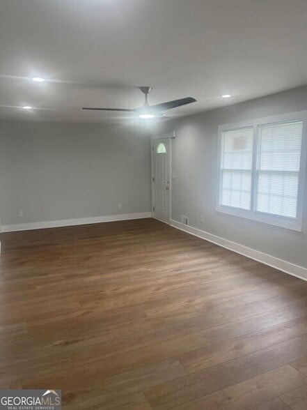 Photo - 635 Birchwood Ln SW