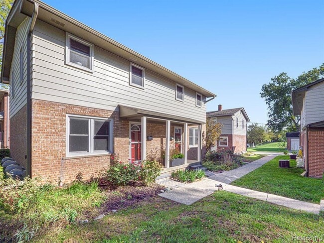 Photo - 421 S 7th St