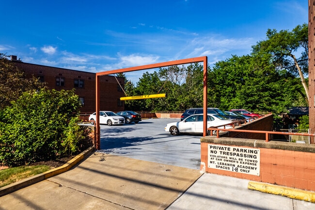 Parking Garage - Lebanon Vue