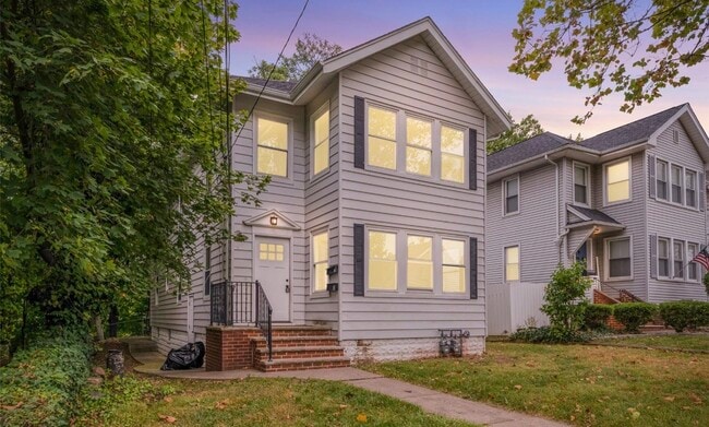 Photo - 402 Morse Ave