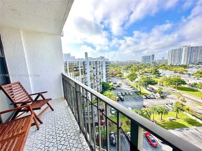 Photo - 800 Parkview Dr Unit 1007