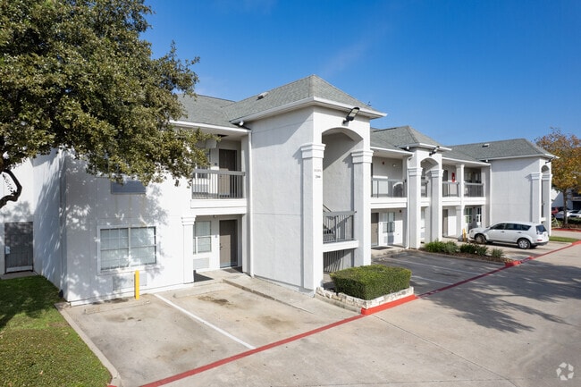 Building Photo - Reveal at Rye